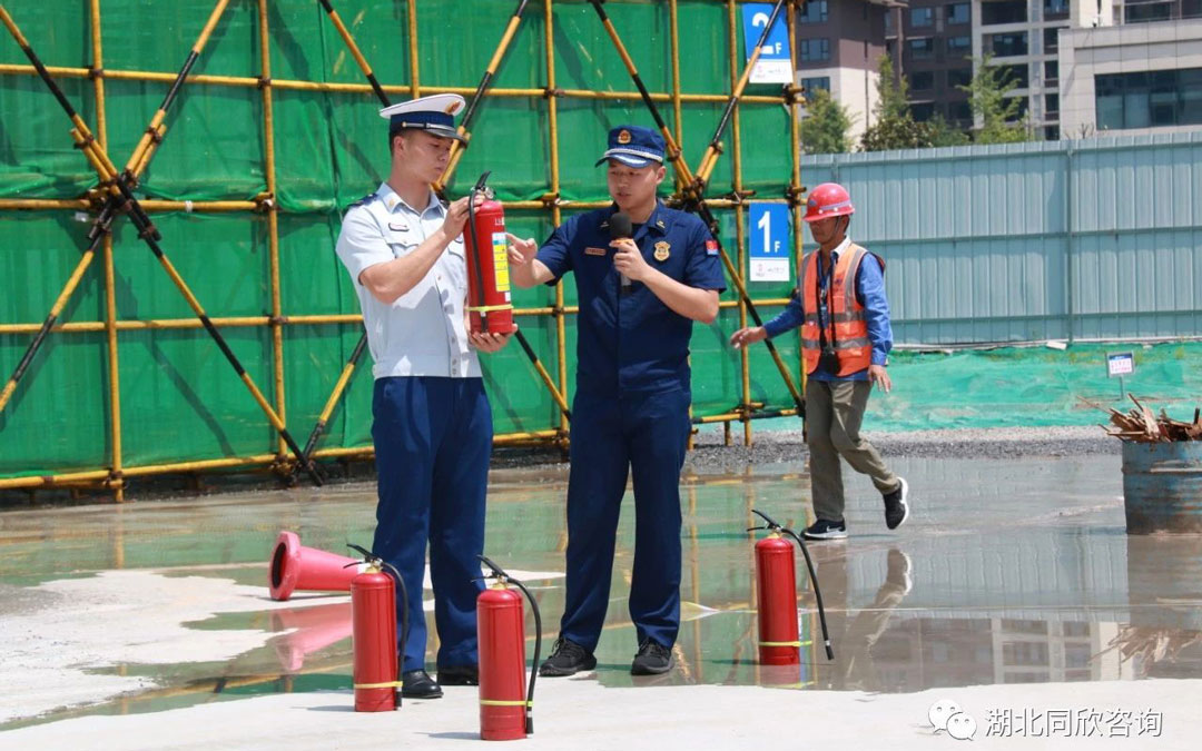 恩施州召开衡宇修建和市政工程质量清静事情推进会 - 365英国上市〔www.iTongxin.cn〕