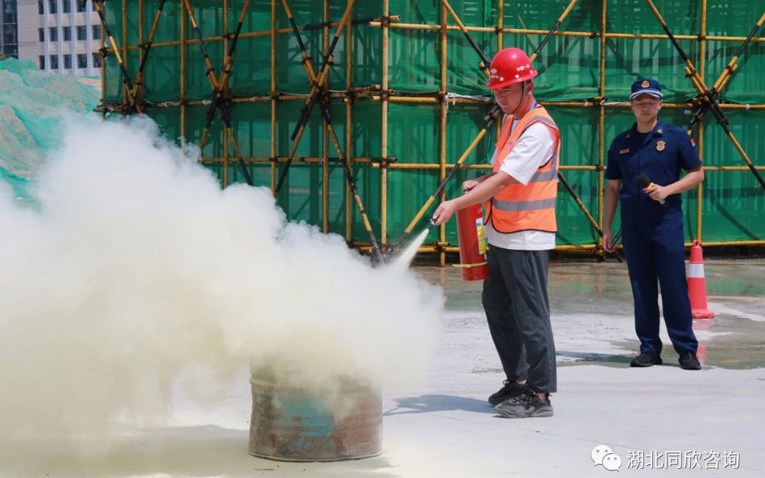 恩施州召开衡宇修建和市政工程质量清静事情推进会 - 365英国上市〔www.iTongxin.cn〕