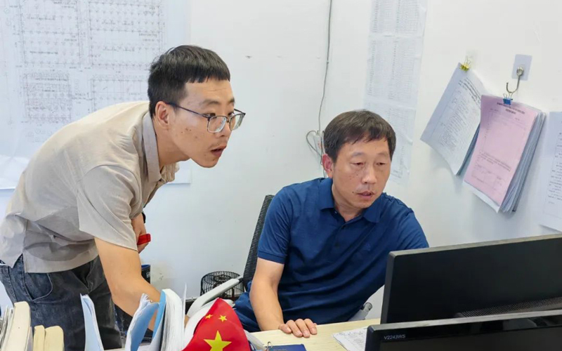 致敬高温下坚守的你们！ - 365英国上市〔www.iTongxin.cn〕