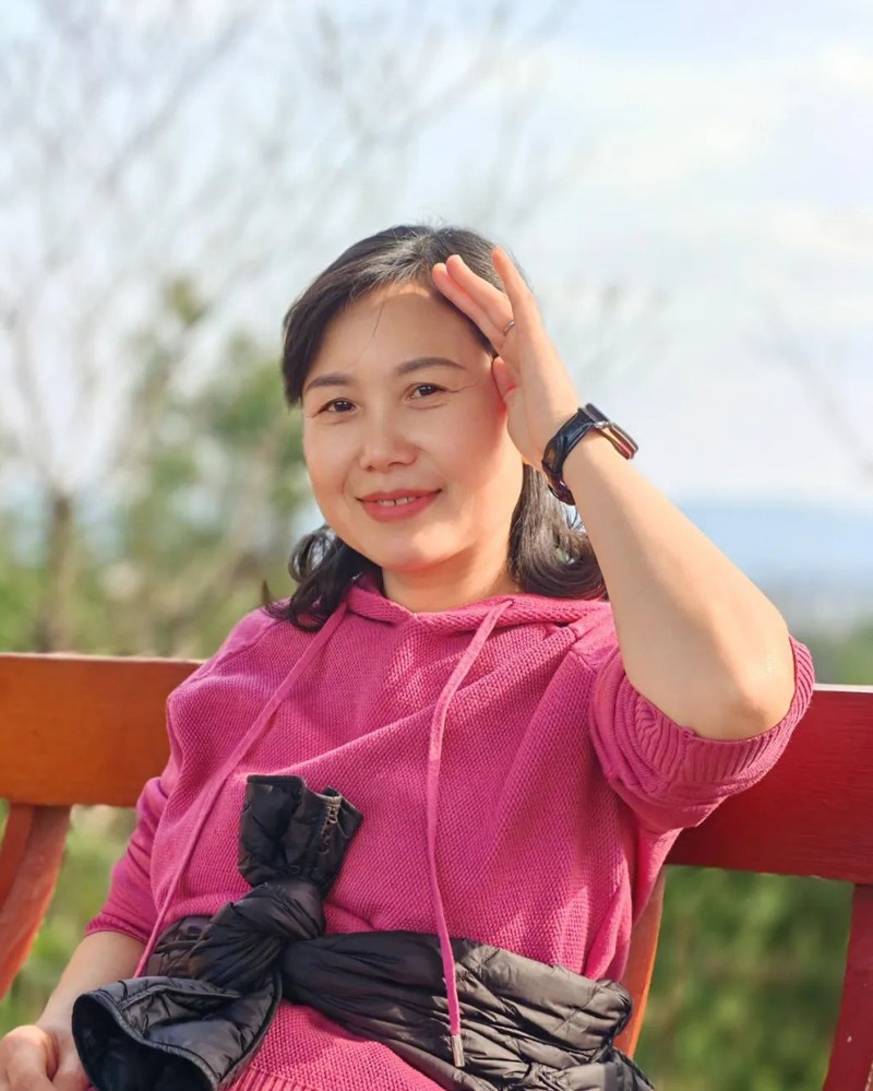 踏春拾趣，，巾帼攀峰向未来！ - 365英国上市〔www.iTongxin.cn〕